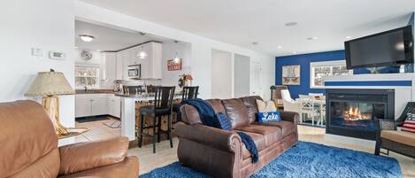 Smart TV, fireplace
