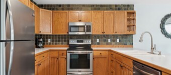 Summer Availability! Charming Meadow Lake Townhome! Private Hot tub with views of the 13th fairway!