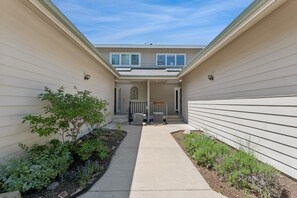 Exterior - Meadow Lake Townhome! Private Hot Tub! Fairway Views! (Columbia Falls)