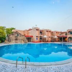 Outdoor pool, sun loungers