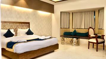 1 bedroom, premium bedding, minibar, blackout curtains