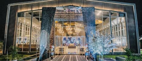 Banquet hall