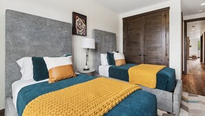 Room - Penthouse w/ Hot Tub, Fireplace and Firepit (Whitefish)