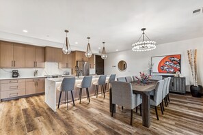 Dining - Eagle Lakes Condo! Dock access! Close to Downtown Whitefish! (Whitefish)