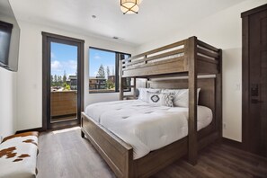 3 slaapkamers, een strijkplank/strijkijzer, gratis wifi, beddengoed