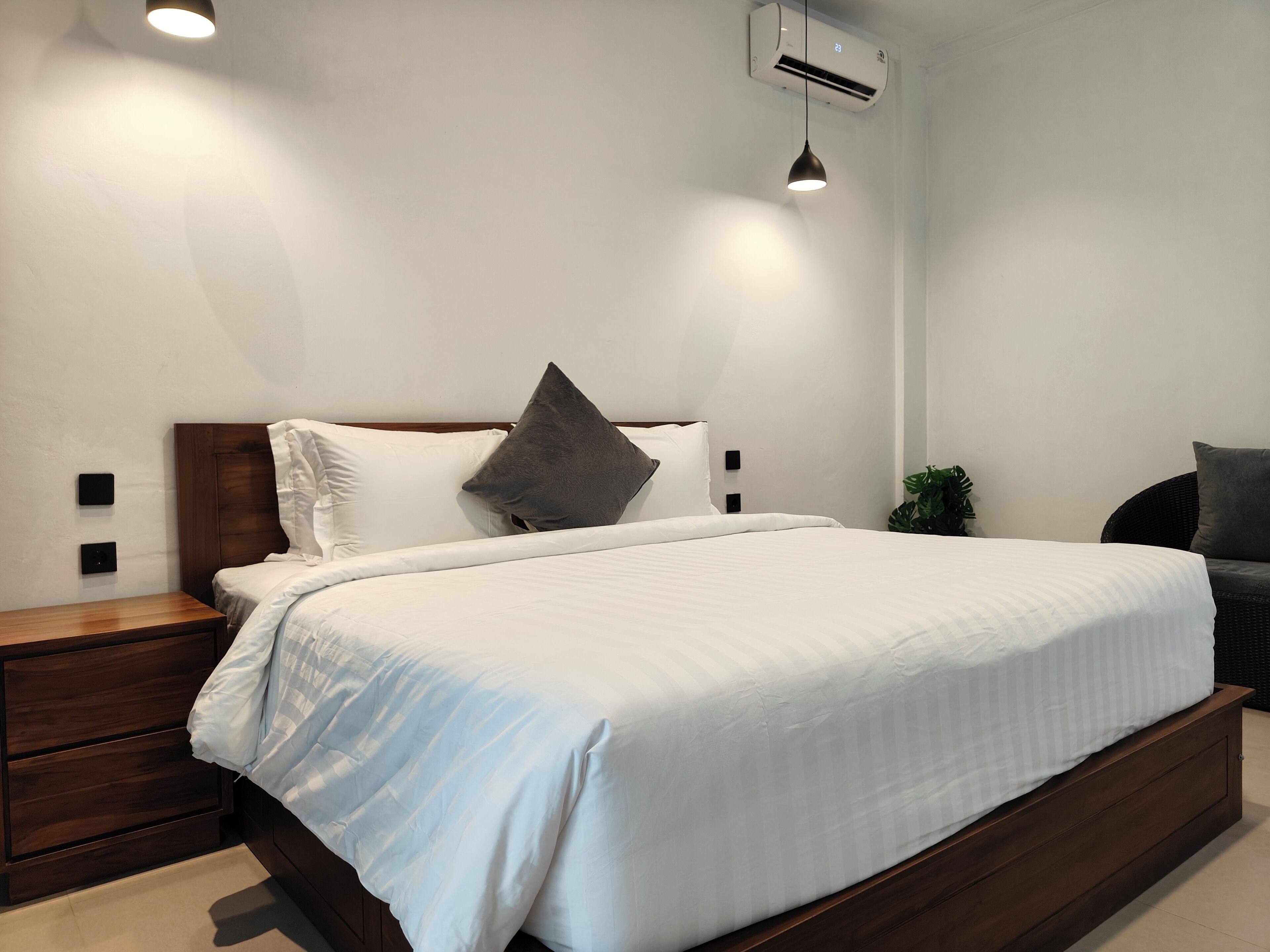 Deluxe Double Room, Garden View | Free WiFi, bed sheets