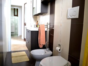 Villa, 2 Bedrooms, Smoking | Bathroom - Hikari Villa With Equipped Garden and Parking Space in the San Foca Area (Melendugno)