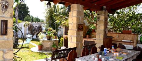 Villa, 2 Bedrooms, Smoking | Outdoor dining