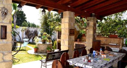 Hikari Villa With Equipped Garden and Parking Space in the San Foca Area