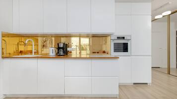 Apartment, 1 Schlafzimmer, Balkon | Eigene Küche | Kühlschrank, Ofen, Herdplatte, Geschirrspüler