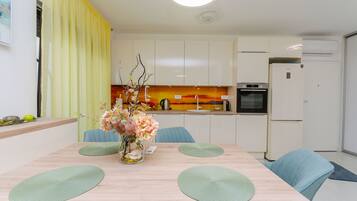 Apartment (A1) | Dining