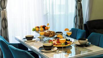 Apartment (A1) | Dining