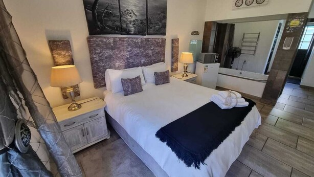 Luxury-Zimmer | Daunenbettdecken, Minibar, Zimmersafe, Schreibtisch