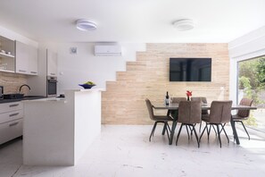 Apartment (A2) | Private kitchen - Apartments Sky (Trogir)