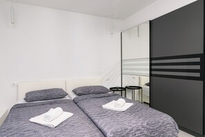 Apartment (A2) | Zimmersafe, Bügeleisen/Bügelbrett, kostenloses WLAN