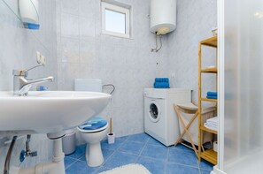 Apartment (A1) | Bathroom - Apartment Mario (Okrug)