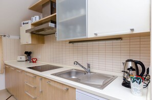 Private kitchen - Apartment Dora (Trogir)