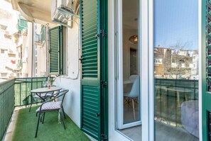 Apartemen (A1) | Balkon