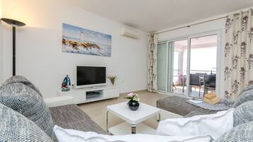 Apartment (A1) | Living room | TV