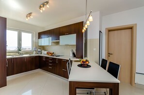 Apartment (A2) | Living room | TV