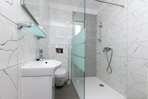 Apartment (A2) | Badezimmer
