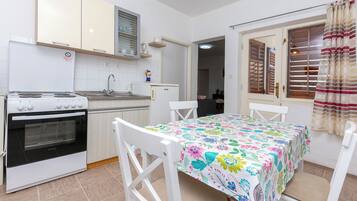 Apartment (A1) | Private kitchen