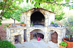 BBQ/picnic Area - Apartments Kiwi (Trogir)