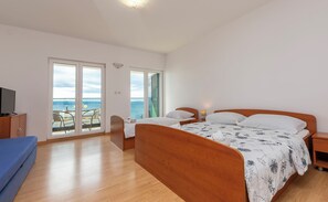 Studio (A6) - Apartments Villa Milas With Pool (Dugi Rat)