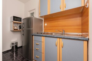 Studio (A2) | Private kitchen