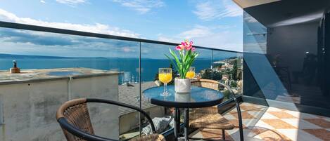 Studio (A6) | Quang cảnh mặt nước