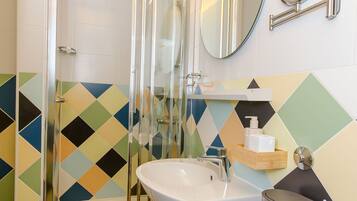 Studio (A1) | Bathroom