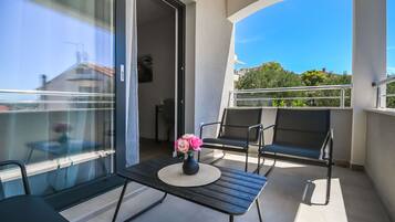 Apartment (A4) | Balcony