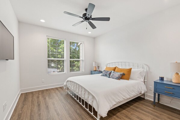 3 bedrooms, desk, iron/ironing board, WiFi - Bon Temps House*2 KING Beds*Sleeps 6*Book Now! (Lafayette)