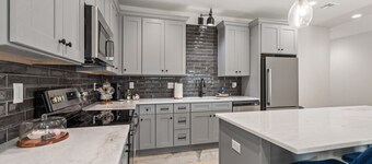 Bon Temps House*2 KING Beds*Sleeps 6*Book Now!