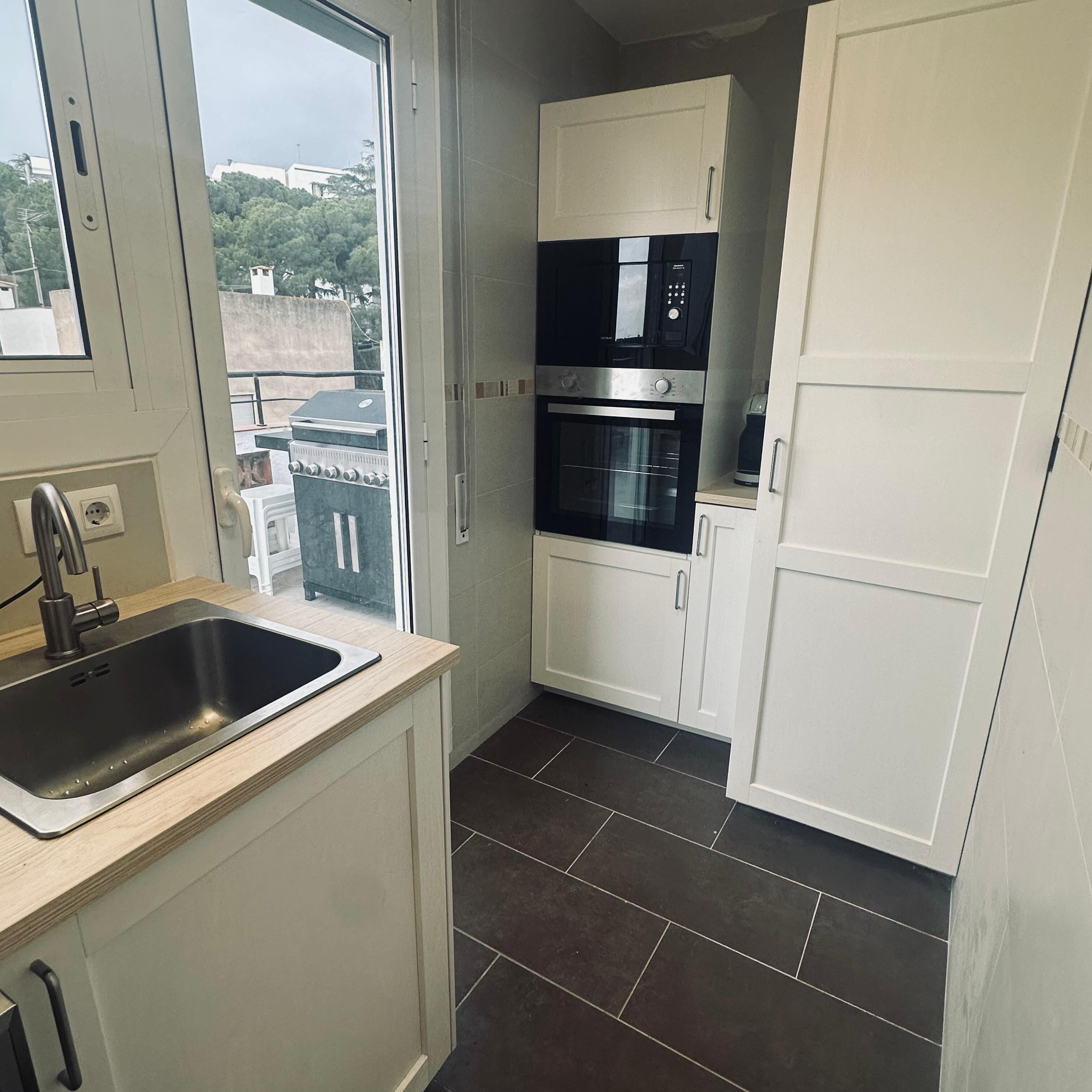 Apartment | In-room safe, desk, laptop workspace, free WiFi