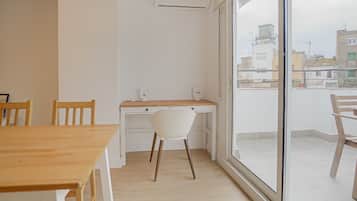 Leilighet | Safe på rommet, skrivebord og skrivebord for bærbar PC