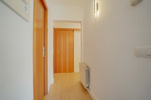 Departamento | Caja de seguridad en la habitación y escritorio 