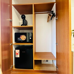 Dobbeltrom – comfort | Safe på rommet, skrivebord og skrivebord for bærbar PC