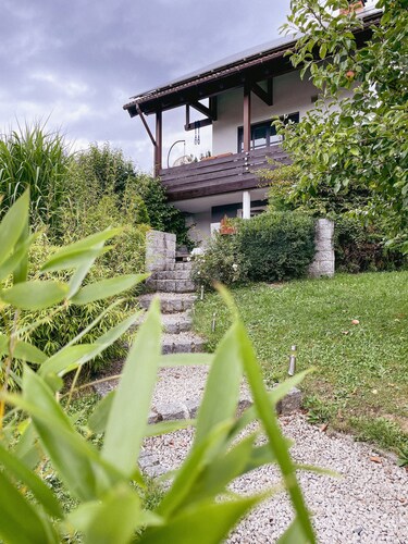 Schöne Ferienwohnung in ruhiger Lage mit Blick ins Grüne