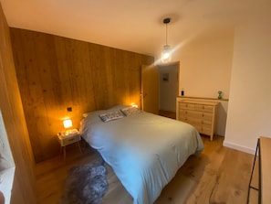 2 chambres, lit de bébé portatif, accès au Wi-Fi (inclus)