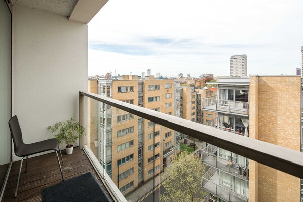 Apartment | Property grounds - Immaculate 1-bed 1-bath Apartment in London Area (London)