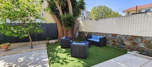 Property grounds - Villa à 200 m de la Plage (Fréjus)