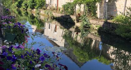 Gîte de la Tronchoyse, Entre Vins et Nature, Baignades en Rivières et Châteaux