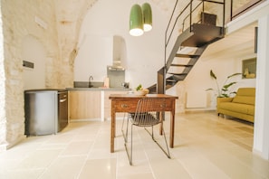 Traditional Apartment, 1 Queen Bed with Sofa bed | Living area | 32-inch flat-screen TV with cable channels - Palazzo Gentile (Locorotondo)