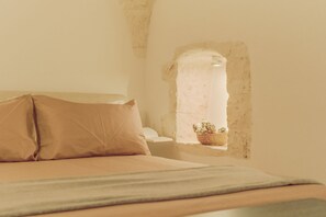 Signature Studio | Hypo-allergenic bedding, down duvets, minibar, individually decorated - Palazzo Gentile (Locorotondo)