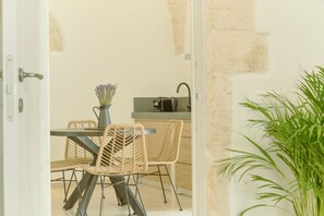 Traditional Suite, City View, Tower | Living area | 32-inch flat-screen TV with cable channels - Palazzo Gentile (Locorotondo)