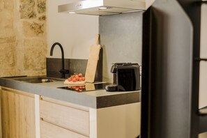 Apartamento tradicional, 1 cama de matrimonio con sofá cama | Cocina privada | Frigorífico grande, placa de cocina y máquina de café espresso