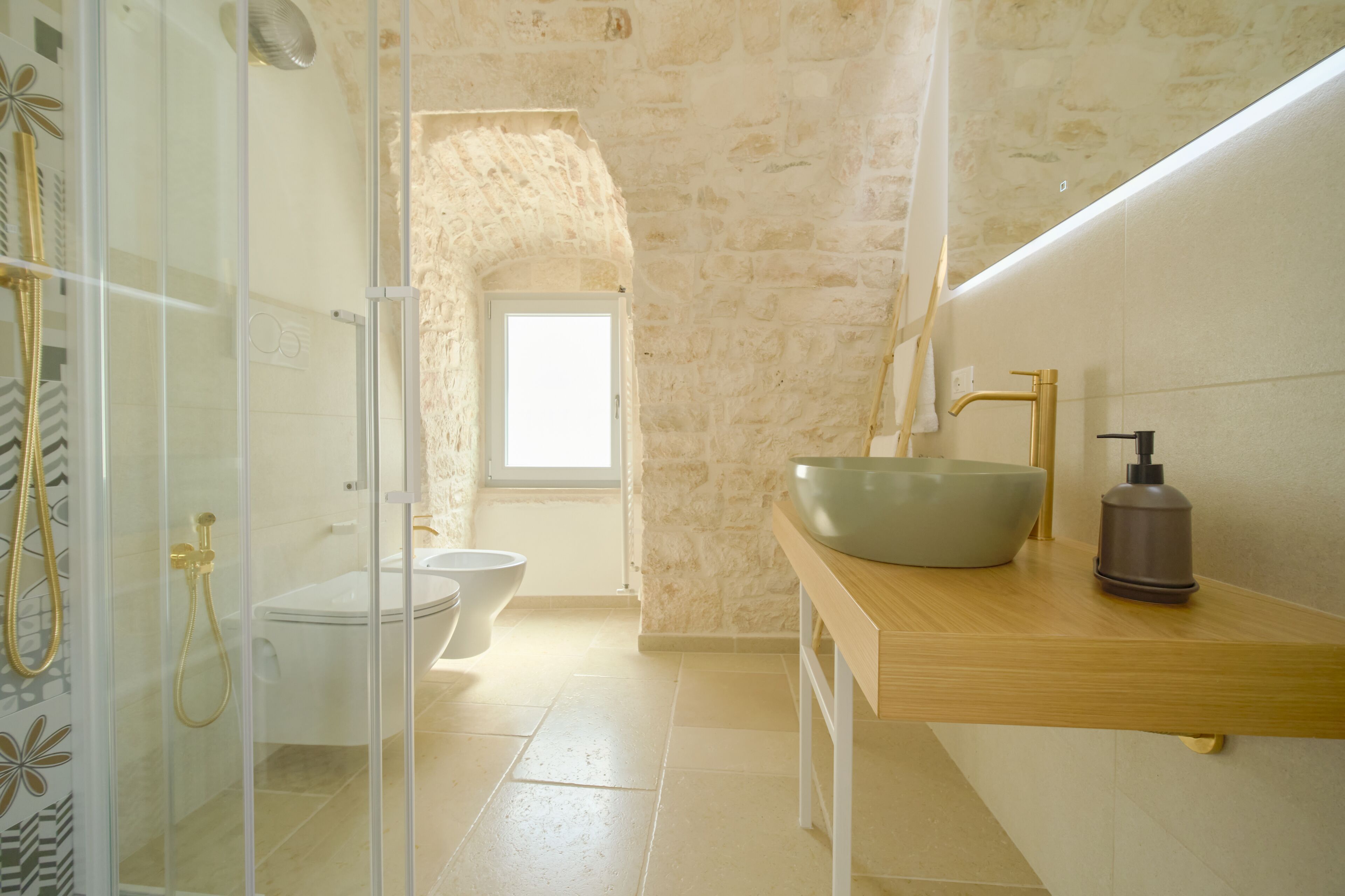 Ducha, cabezal de ducha tipo lluvia, secador de pelo, bidet