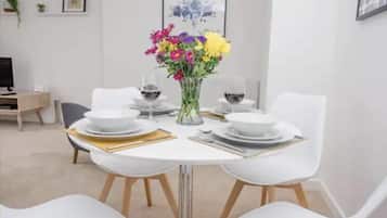 Apartment | Dining