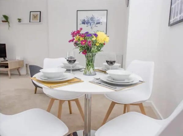 Apartment | Dining - Beautiful 1-bed Apartment in Peterborough (Peterborough)